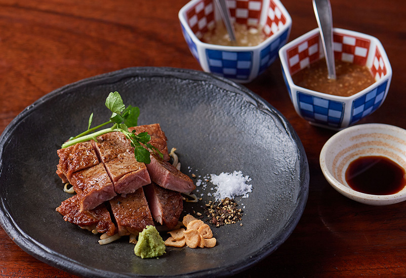 牛ヒレ炭火焼ステーキ